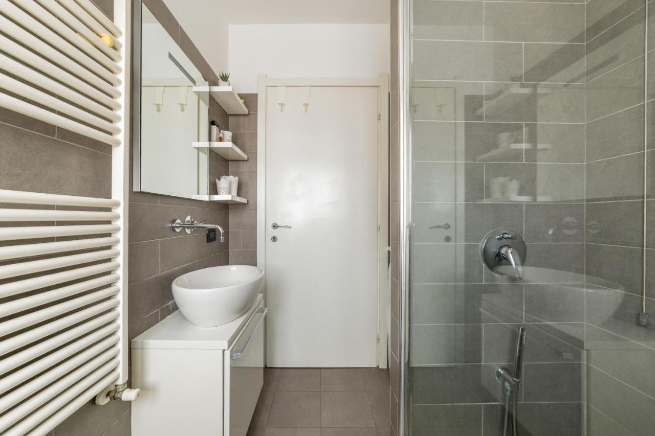 Porta Genova Balcony Apartment 米兰 外观 照片